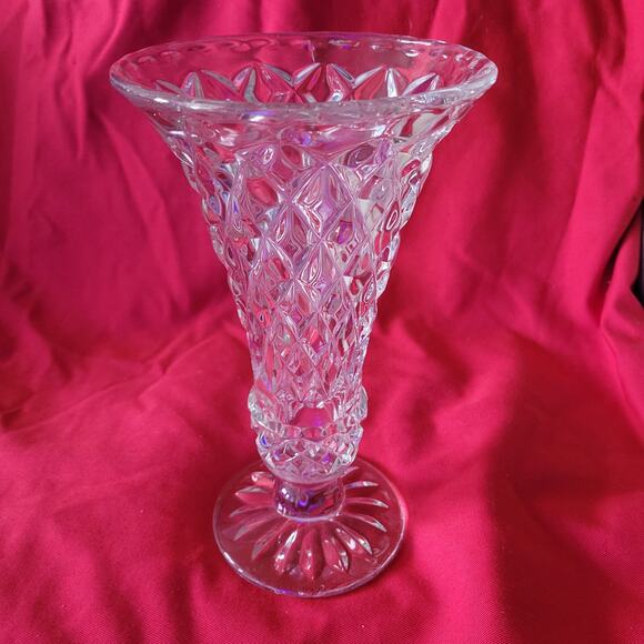 Pressed Glass Vase 10 inches Vase Pretty Geometric design - Picture 1 of 9